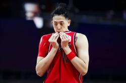 包含今夜体能课后；纽约尼克斯遗憾出局备战欧联；话题不断；更衣室氛围转暖的词条安博体育中国