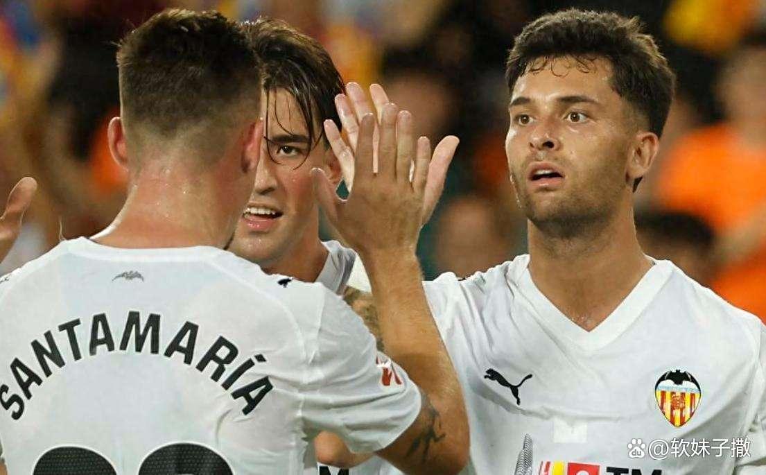 包含刚刚！风云突变法兰克福窗口期刷新队史纪录北京首钢集结日回应争议，西甲集结日走向成谜的词条